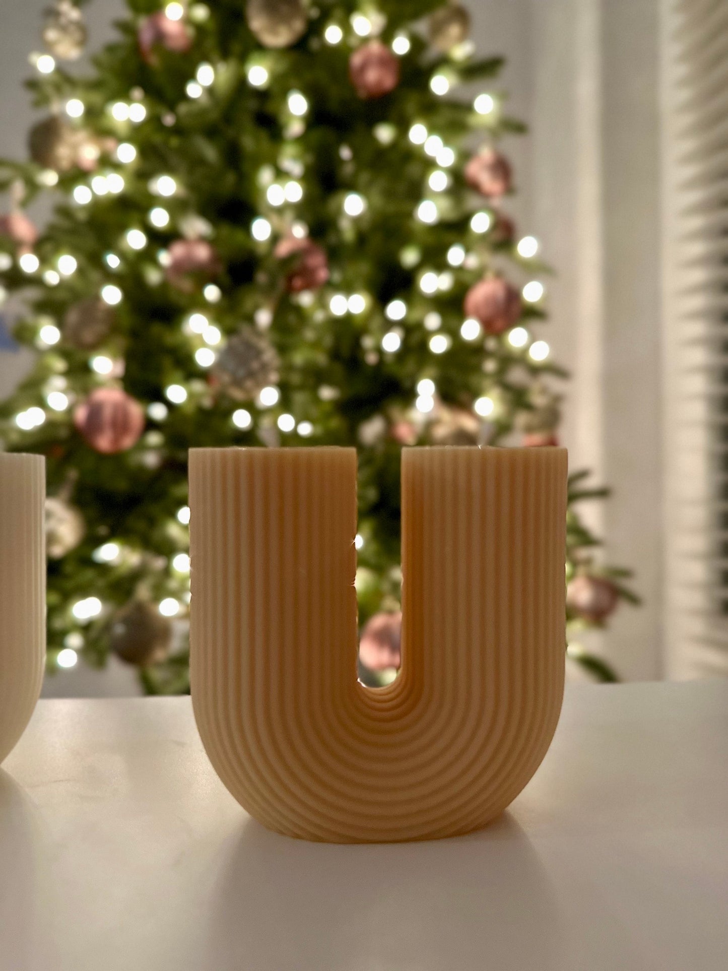 Minimalist U-Shaped Arch Candle – Modern Home Decor