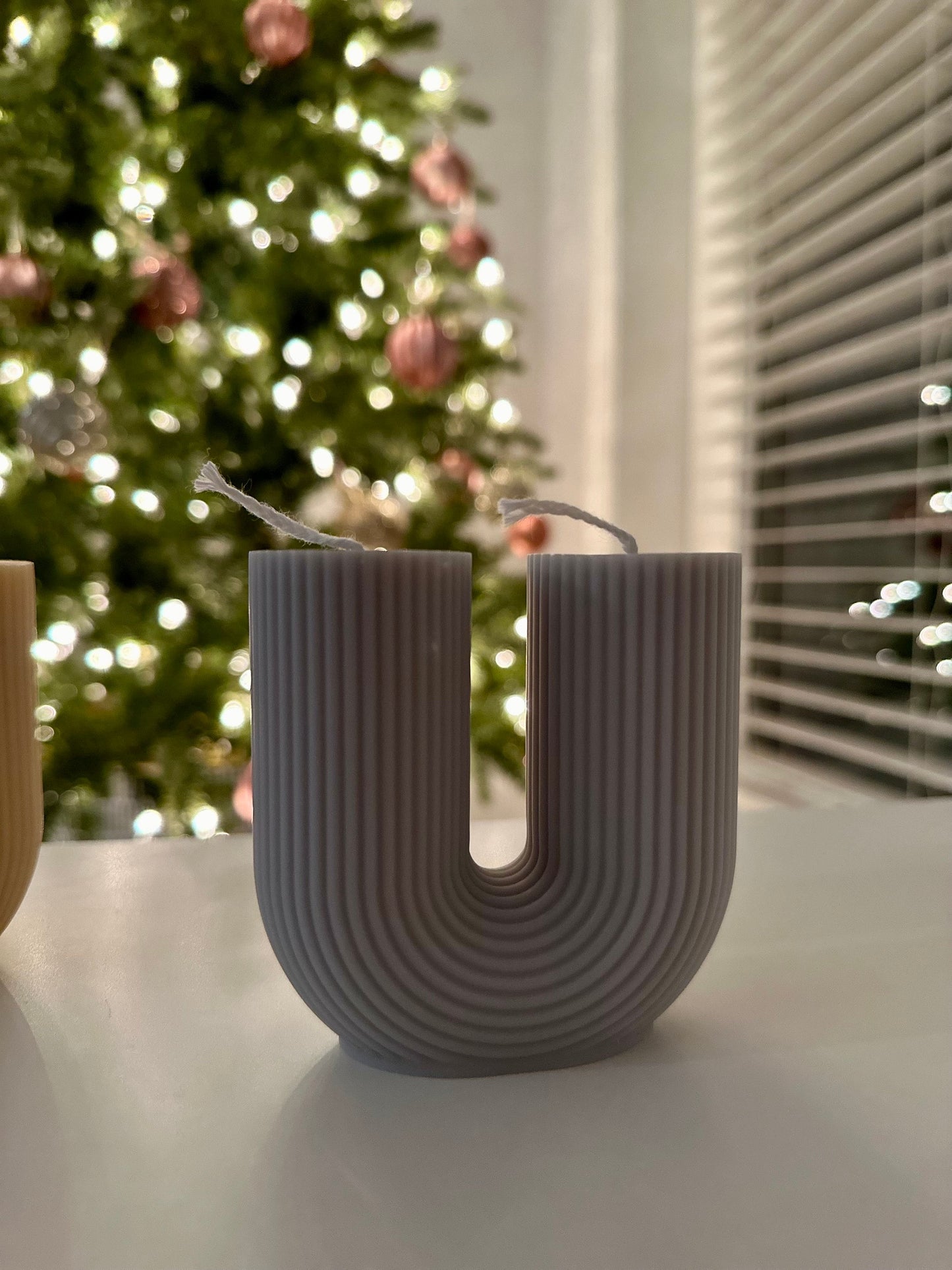 Minimalist U-Shaped Arch Candle – Modern Home Decor