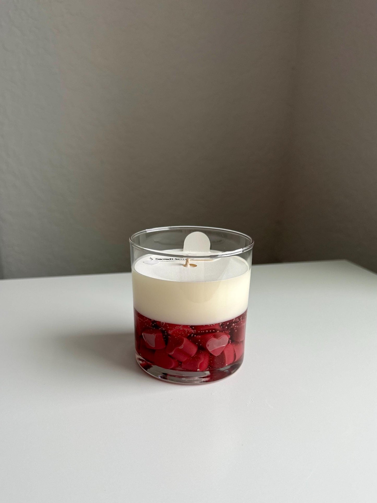 Romantic Heart-Inspired Gel and Soy Candle – Handmade Gift in Glass Jar